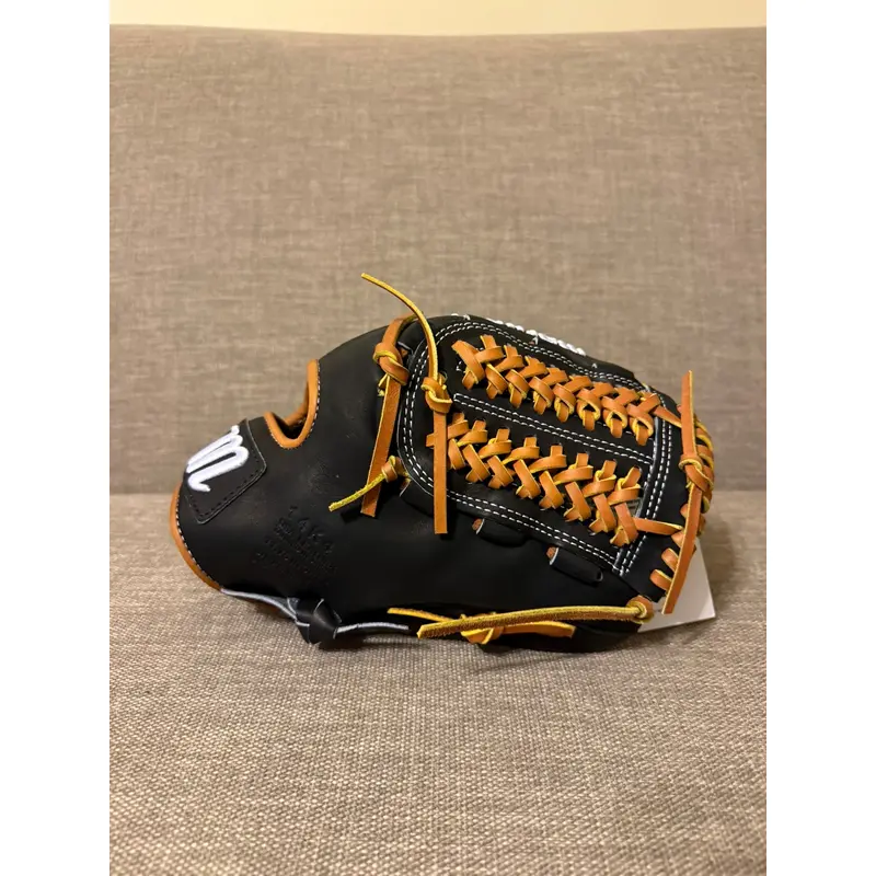 Marucci Capitol Series 11.75" Baseball Glove: MFG14K4 Black RHT