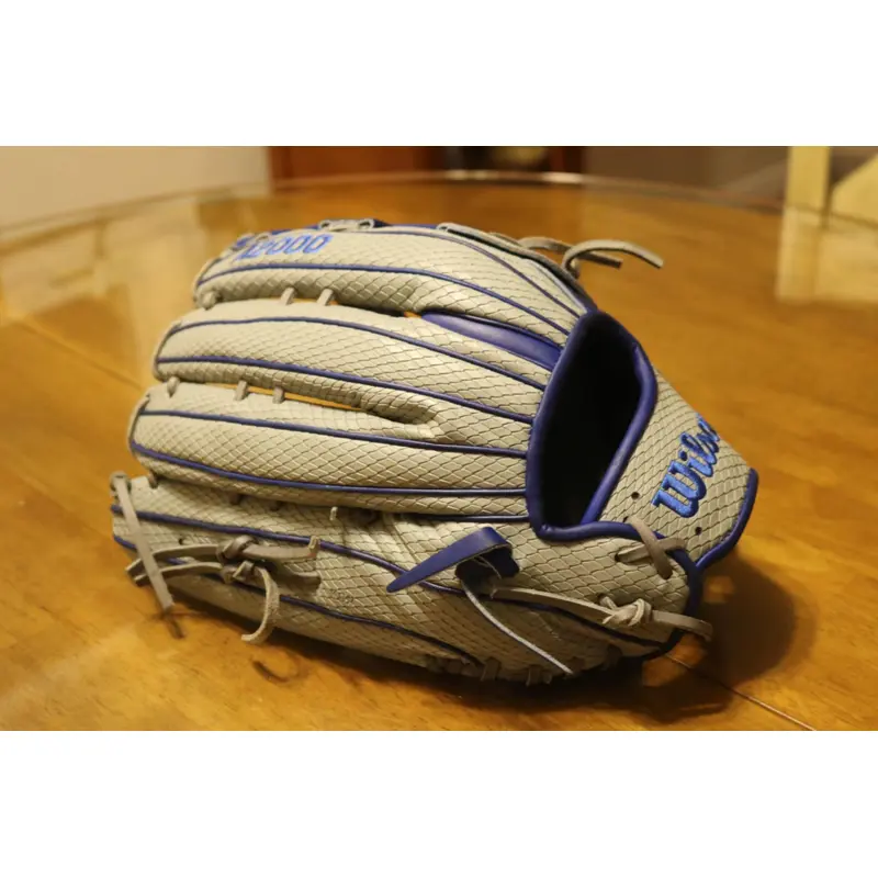 2022 Outfield RH Wilson A2000 Baseball Glove 14" (New)
