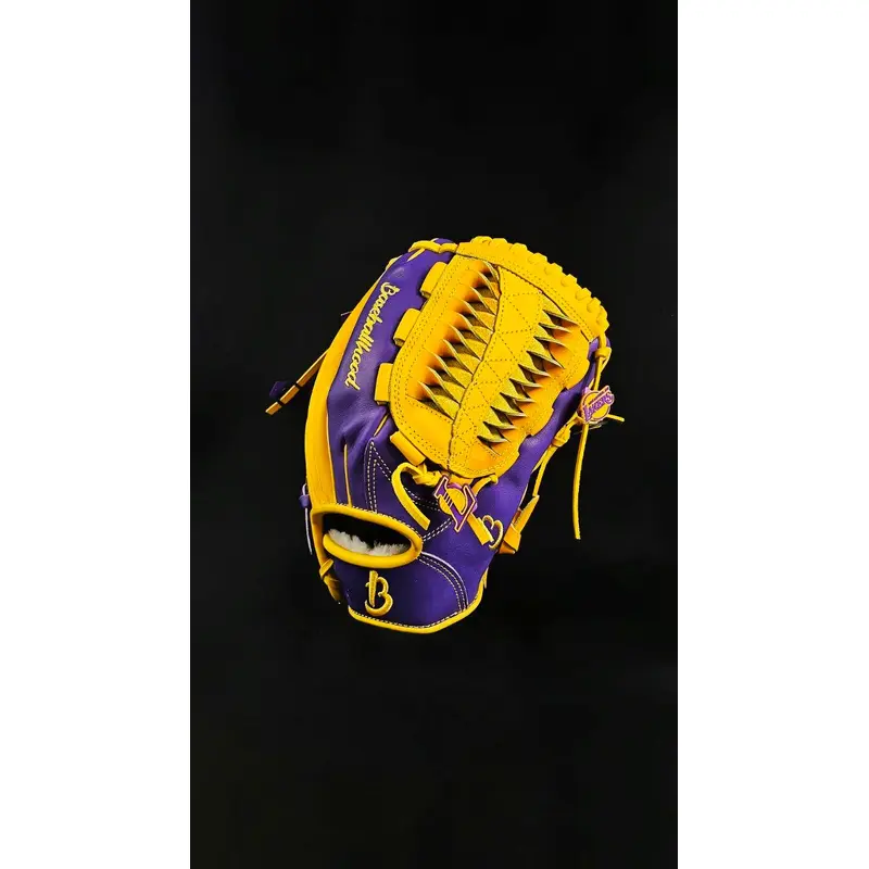 2025 Right Hand Throw Pitcher's Baseball Glove 11.75" (New)