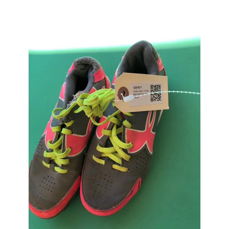 Youth Used 1.5Y Molded Under Armour Cleats