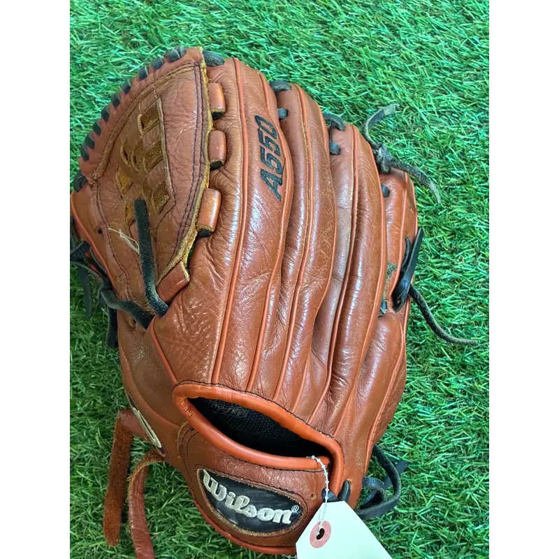 Brown Wilson A550 LH Baseball Glove 12" (Used)