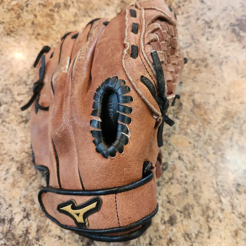 Mizuno RH Prospect Power Close Baseball Glove 11.5"