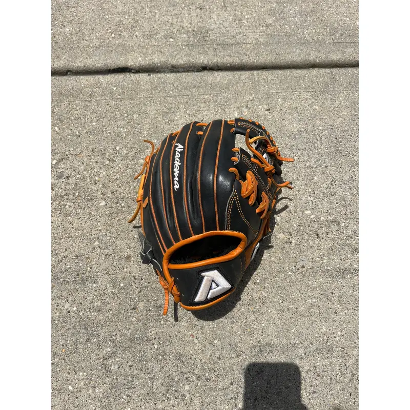 2018 Akadema AKT19 RH Infield Baseball Glove 11.5"