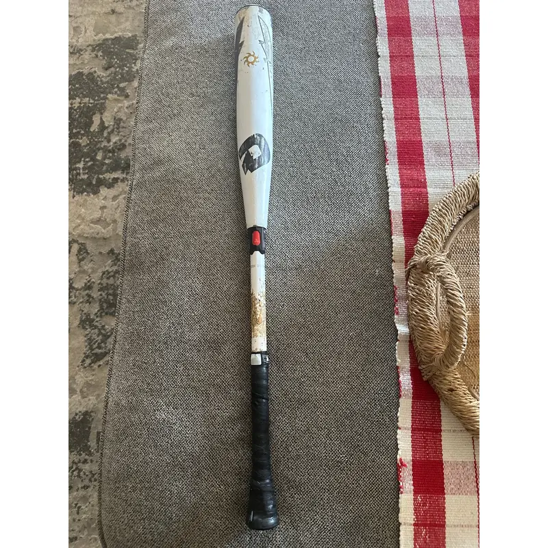 Used 2019 Demarini BBCOR certified Alloy 29oz32in voodo balanced bat