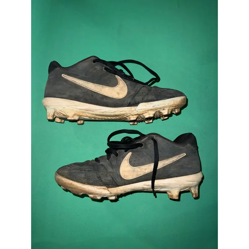 Men's 6.5 (W 7.5) Molded Nike Cleats
