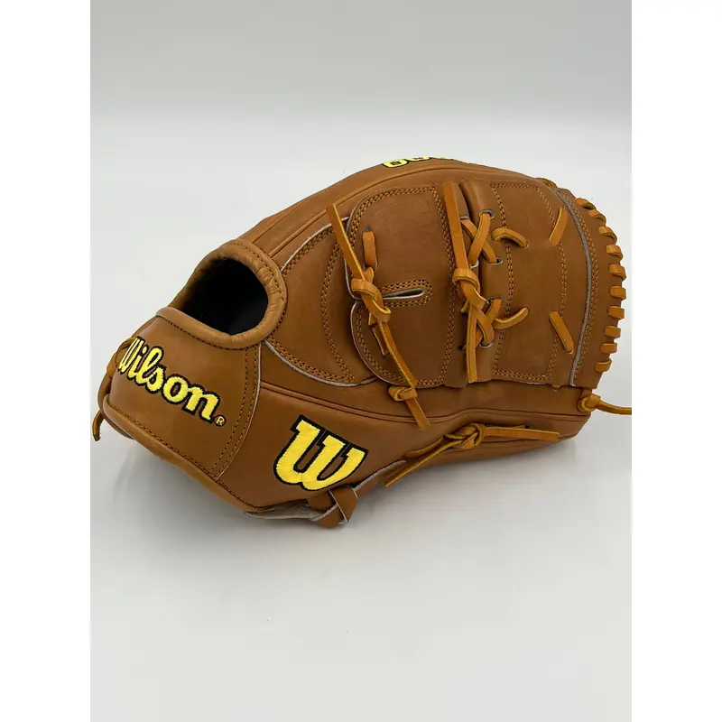 Wilson a2000 B2 12 pitchers infield baseball glove