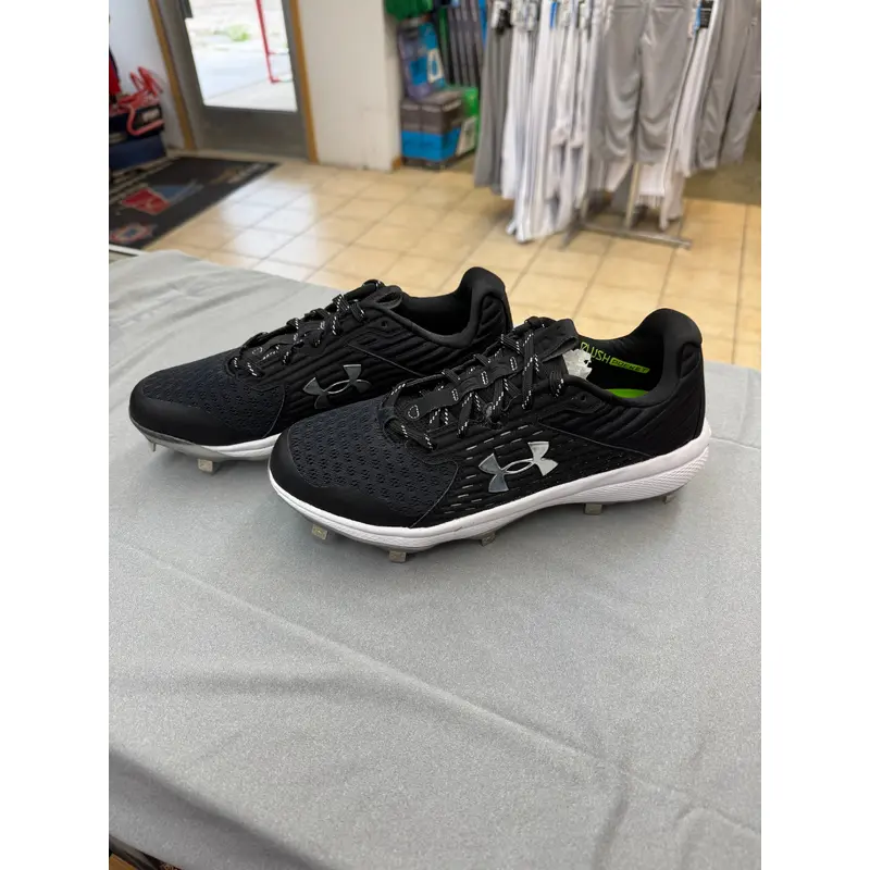 Under Armour Metal Baseball Cleats - Size 7.5