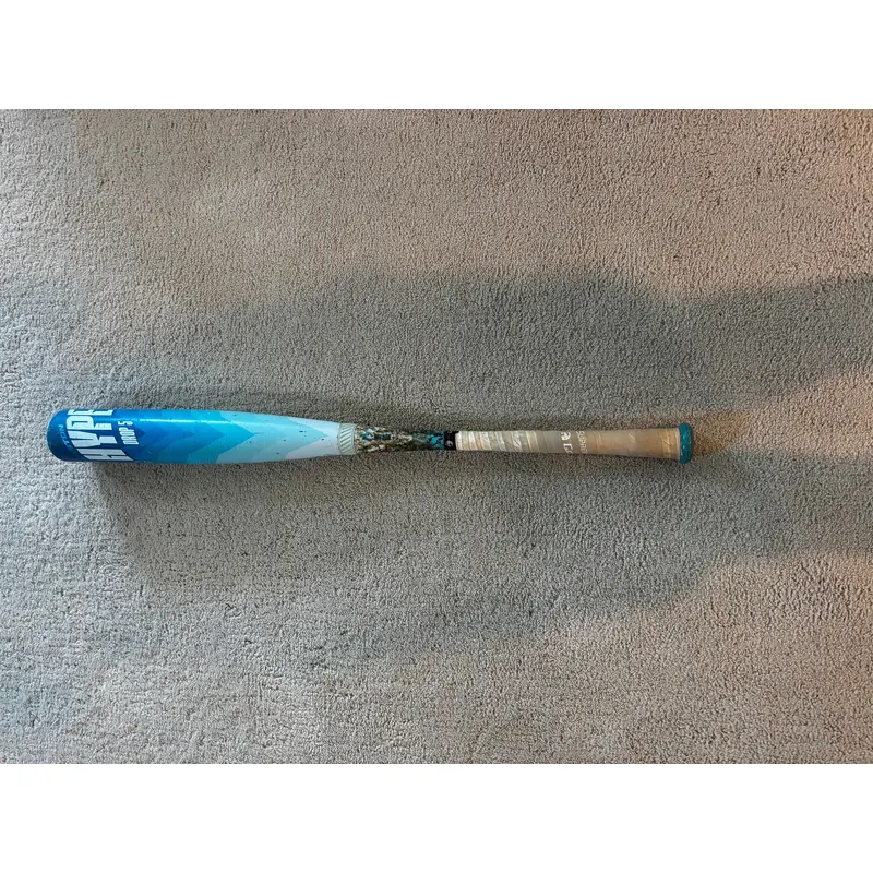 Lightly Used USSSA 2024 easton hype fire arctic flame 31 -5 or 31/26