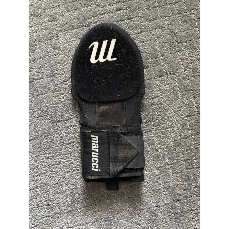 Black Senior Marucci Sliding Mitt (Used)