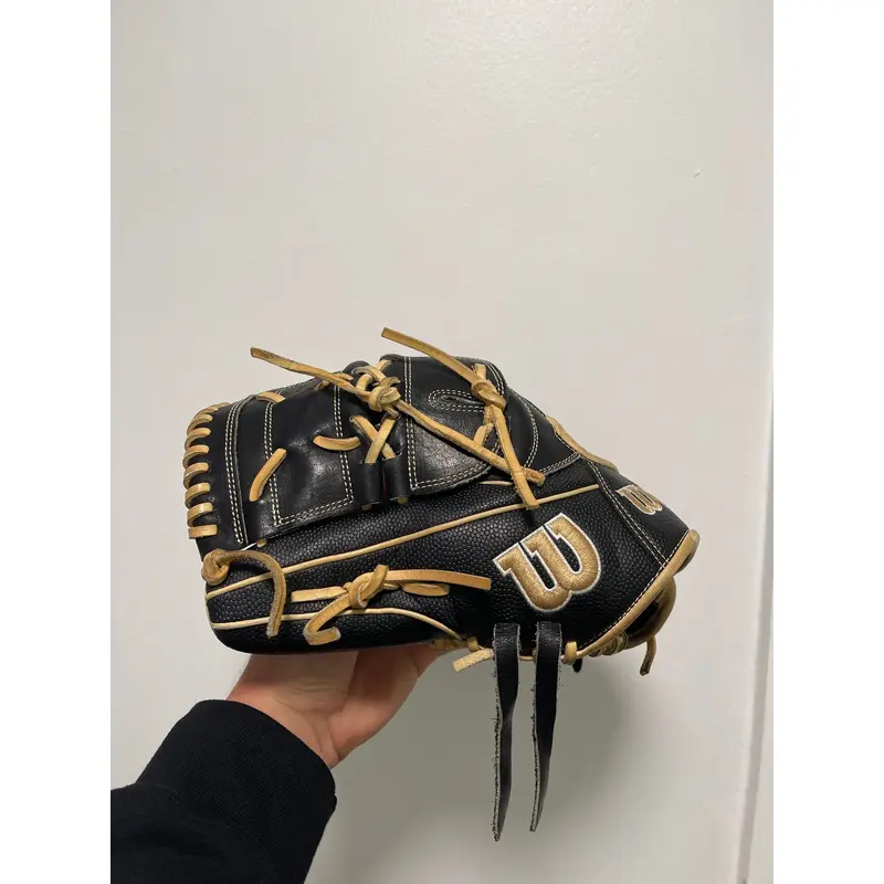 Wilson A2000 Pitching Glove