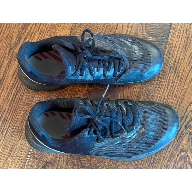 Black Men's Size M 7.0 (W 8.0) New Balance Low Top 4040v6 Turf Cleats (Used)