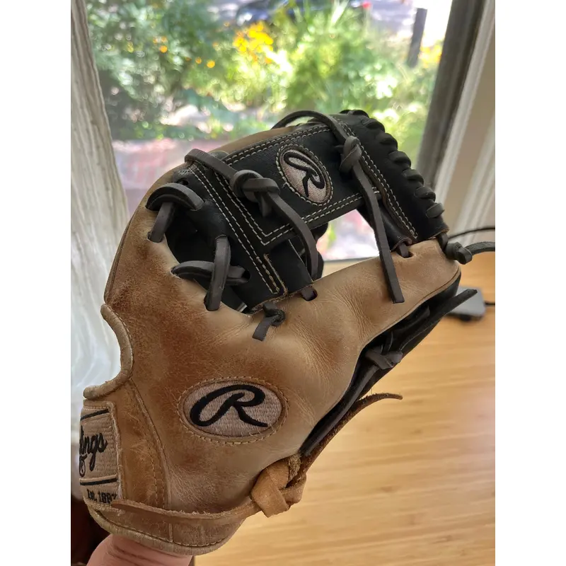 Infield RH Rawlings Heart of the Hide Baseball Glove 11.75" (Used)