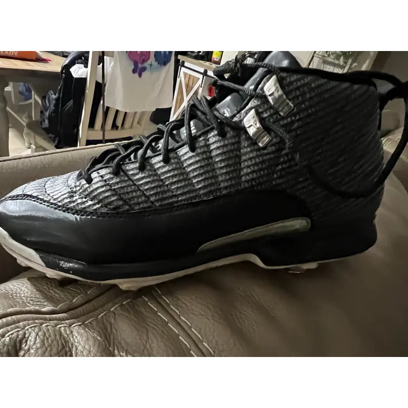 Jordan metal cleats