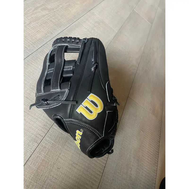 2024 Infield Right Hand Throw Wilson A2000 Baseball Glove 11.5" (New) PP05