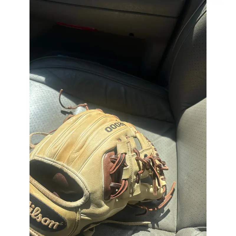 A2000  baseball glove