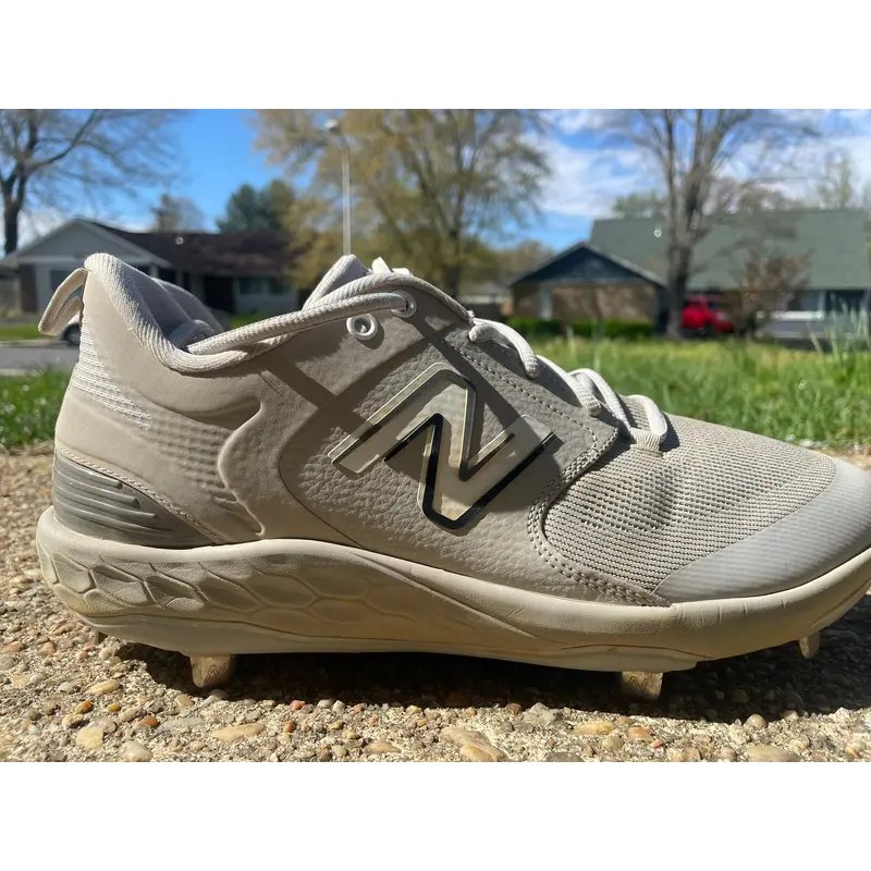 Gray Men's Adult Size 13.0 (W 14.0) New Balance Metal Cleats (New)
