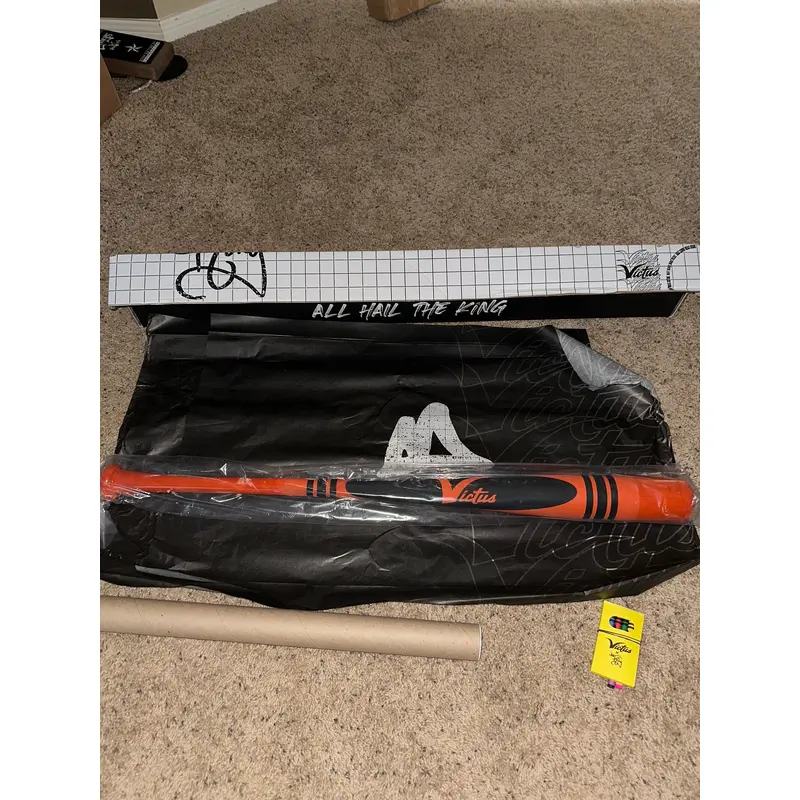 Victus Crayon Bat By The Bat King 32 Inch