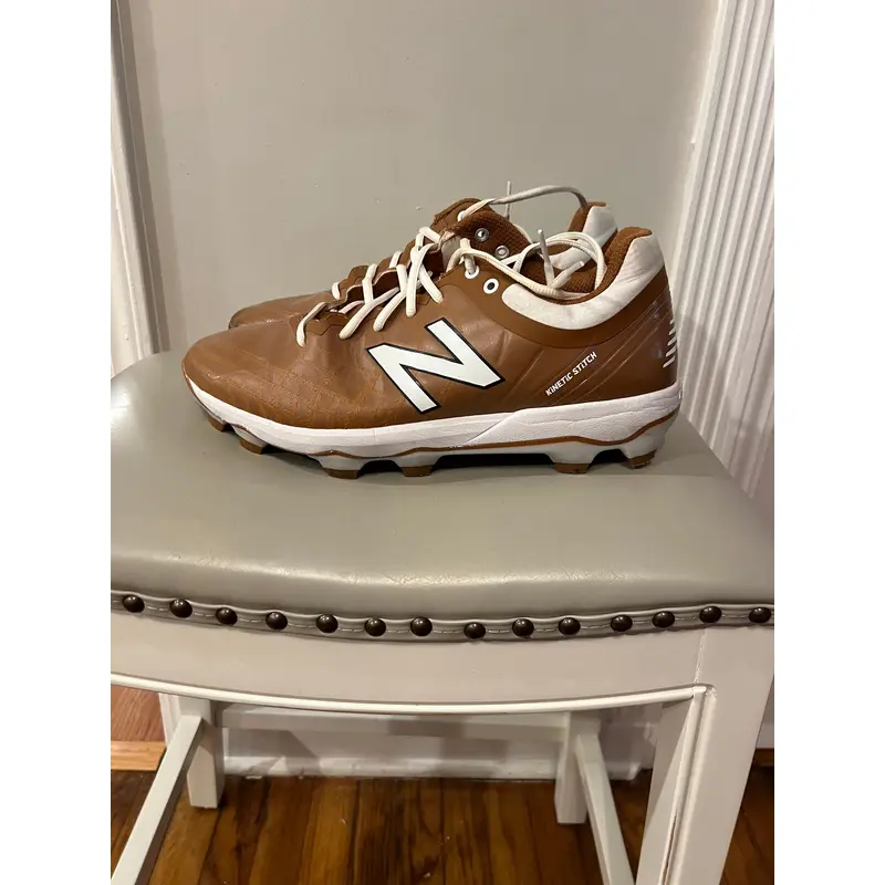 Men's Size M 12.0 (W 13.0) Adult New Balance Low Top 4040 Molded Cleats (Used)