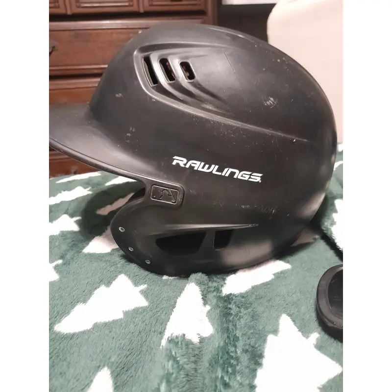 Medium Rawlings Batting Helmet (Used)