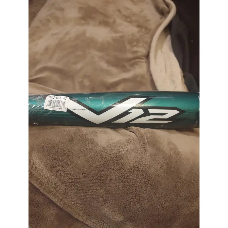 New Easton Alloy V12 Bat (-10) 21 oz 31"