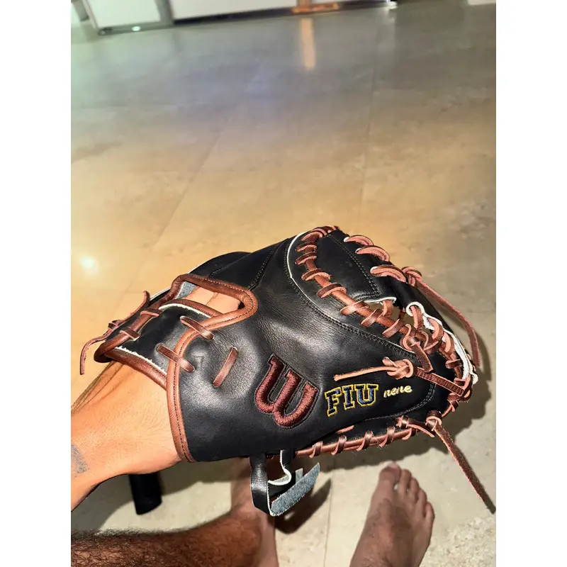 Wilson Right Hand Throw Catcher's Baseball Glove 33.5" (New)