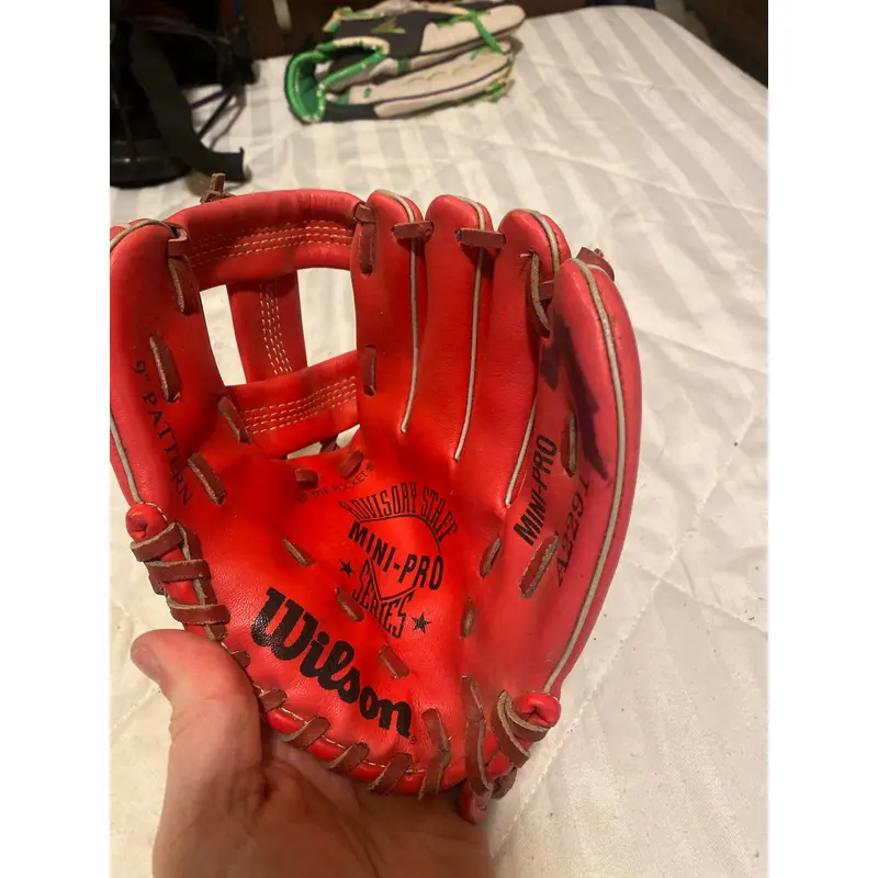 Wilson 9 Mini Pro Series Pink Baseball Glove