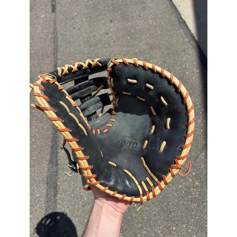 Wilson A2000 1620 12.5" 1st Base