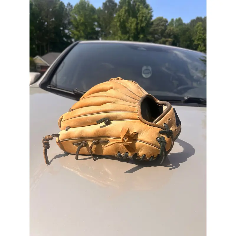2022 44 Pro Right Hand Throw Infield Signature Series Baseball Glove 11.5" (Used)