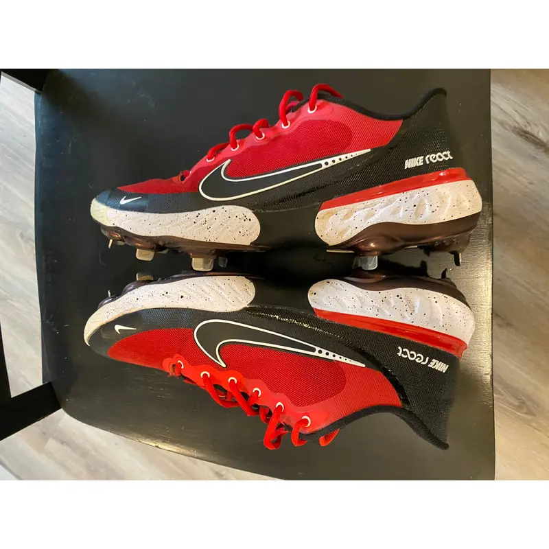 Nike Alpha Huarache Elite Baseball Cleat