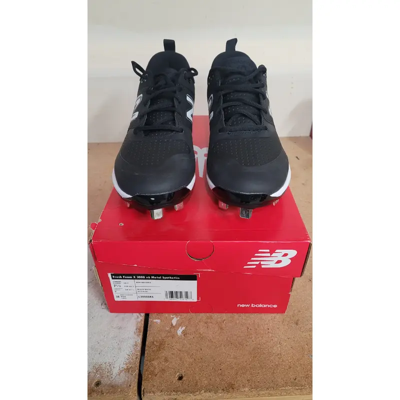 Black Men's Size M 7.5 (W 8.5) New Balance Low Top Metal (New)