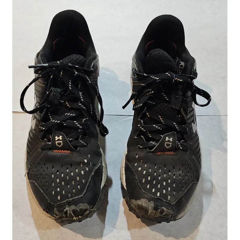 Black Used Youth Size 5.5 Turf Cleats Under Armour