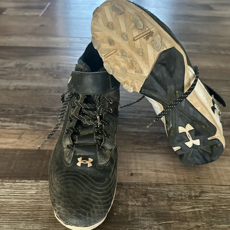 Men's Size M 10.0 (W 11.0) Under Armour Cleats (Used)