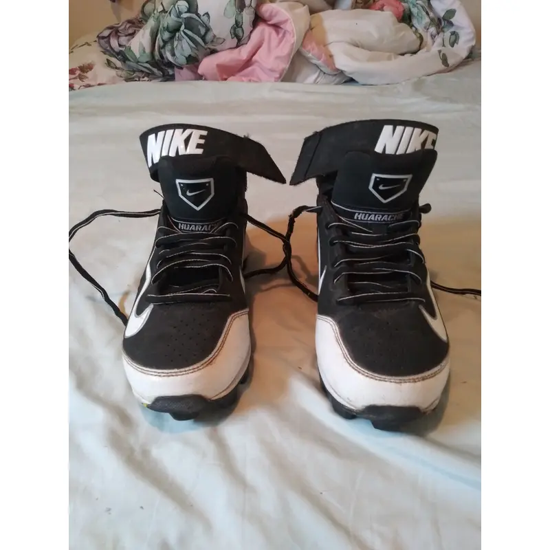 Nike huarache youth baseball cleats