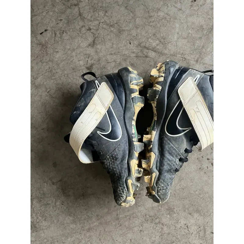 Nike Baseball cleats Size 6