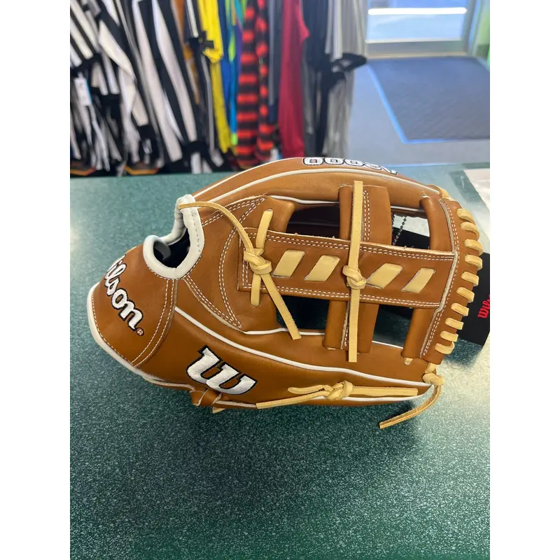 Wilson 1716 Infield 11.5" A2000 Baseball Glove