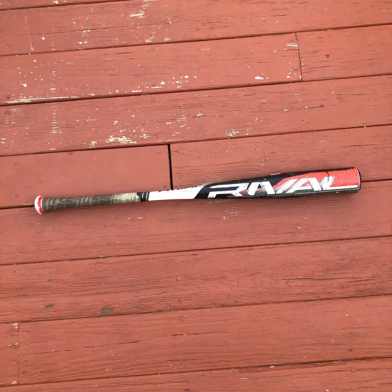 Used BBCOR Certified Easton Rival (-3) 29 oz 32" Bat