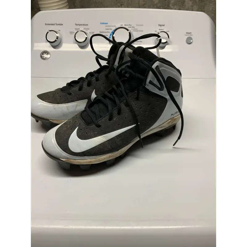 Black Men's Size 7.5 (Women's 8.5) Nike