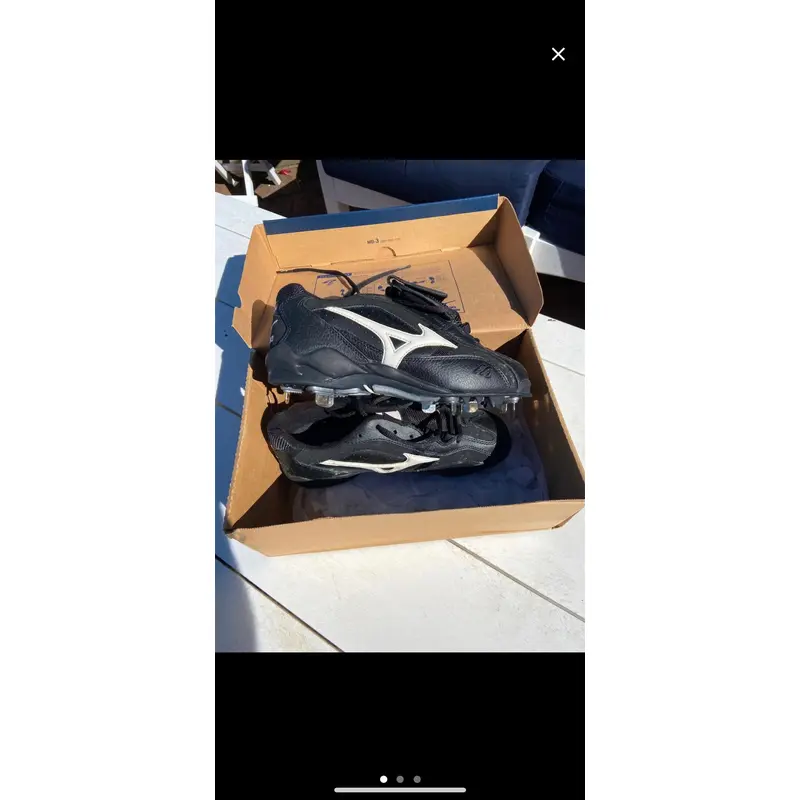 Black Men's Size 6.5 (Women's 7.5) Low Cut