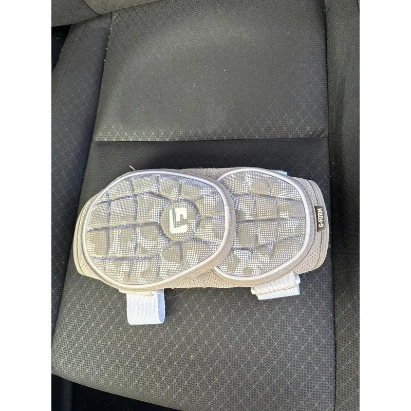 G-Form elbow Guard