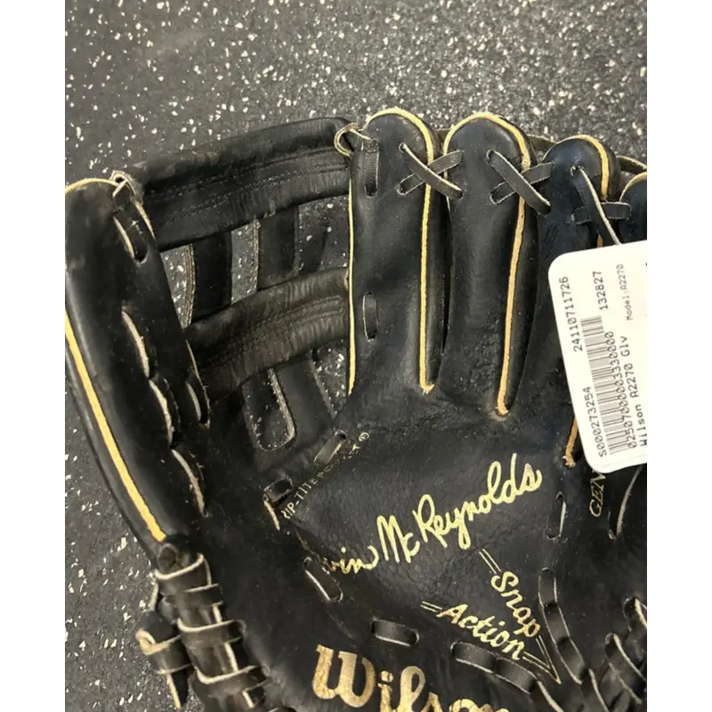 Wilson Right Hand Throw Infield A2270 Baseball Glove 11.5" (Used)