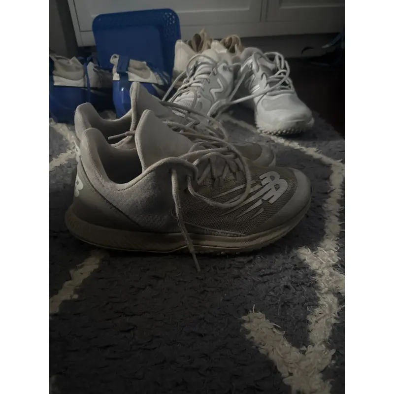 Gray Men's Size M 7.5 (W 8.5) New Balance (Used) Shoes