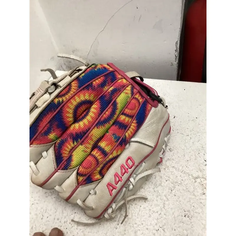 Used Wilson A04RF24115 BB/SB Glove RH Throw White 11 1/2" 11443-S000197186