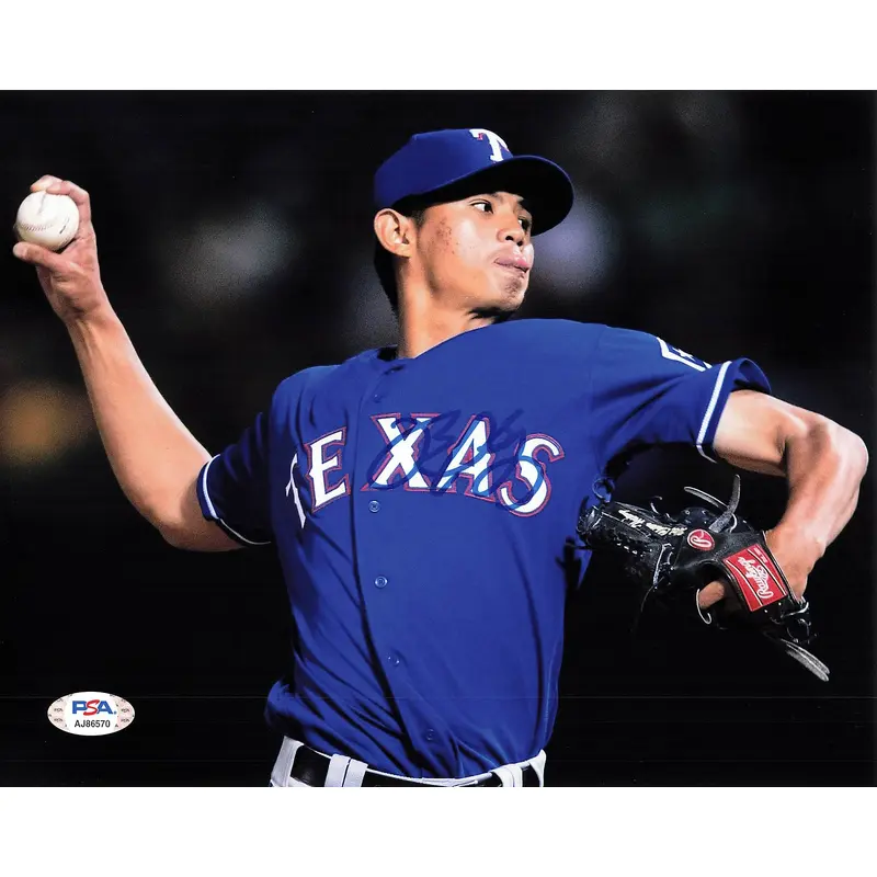 WEI-CHIEH HUANG signed 8x10 photo PSA/DNA Texas Rangers Autographed