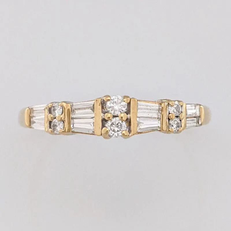 14K .42 CARAT TOTAL WEIGHT SI2 H DIAMOND ROUND (6) BAGUETTE (8) ESTATE BAND 2.3 GRAMS