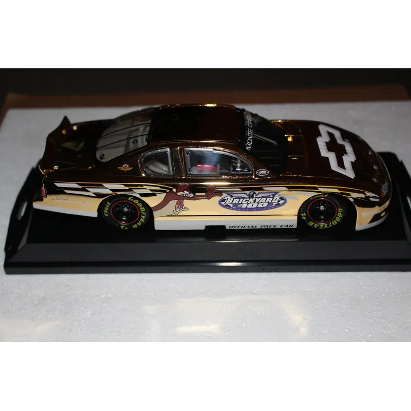 2000 Brickyard 400 24KT Diecast Pace Car 1:24 with Display Case #2000