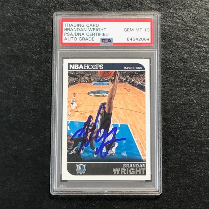 2014-15 NBA Hoops #181 Brandan Wright Signed Card AUTO 10 PSA Slabbed Mavericks