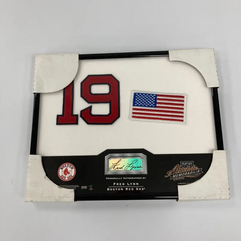 2002 Playoff Absolute Memorabilia Fred Lynn Auto Patch Framed Display Red Sox