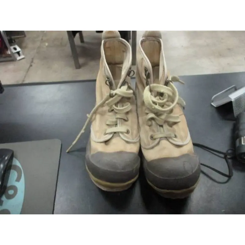 Used Hodgman Size 7 Fishing Shoes
