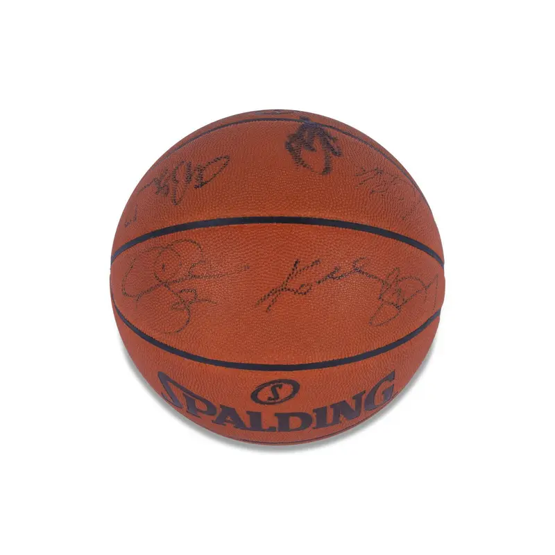 Kobe Bryant 2010-11 Los Angeles Lakers Team Signed NBA Game Basketball PSA DNA