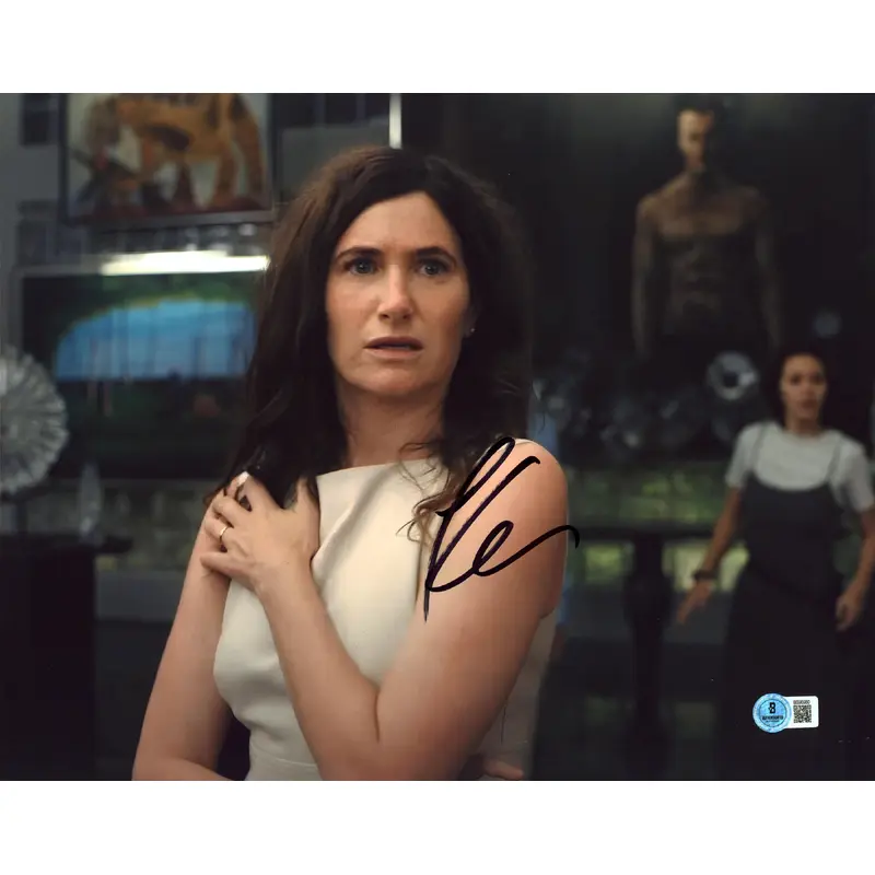 Kathryn Hahn Glass Onion: A Knives Out Mystery Signed 11x14 Photo BAS #BS96980